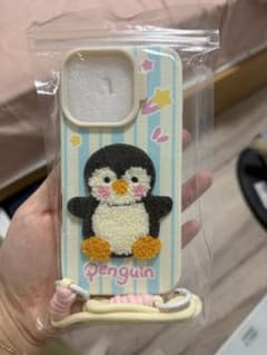 ペンギン刺繍のiPhone 16proケースのサムネイル