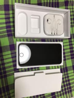 iPhone 6本体 グレー ソフトバンクのサムネイル