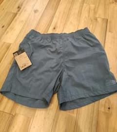 新品 THE NORTH FACE バーサタイルショーツのサムネイル