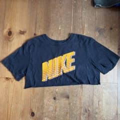 NIKE クロップド丈 半袖Tシャツ ブラックのサムネイル