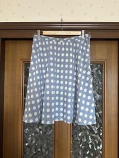 水玉模様のフレアスカートのサムネイル