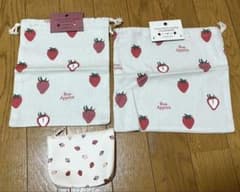 巾着袋　ポーチ　いちご柄