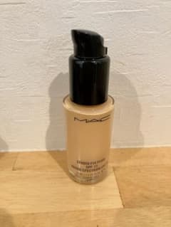 M・A・C スタジオ フィックス フルイッド SPF 15のサムネイル