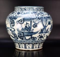 青花馬上人物唐子風景図壷　古染付　呉須　唐物　中国古玩　壷　置物のサムネイル