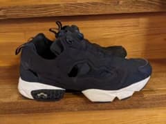 Reebok インスタポンプフューリー OG ブラック/ホワイト DV6985のサムネイル