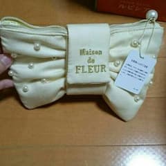 新品未使用♥リボンポーチ♥メゾンドフルールのサムネイル