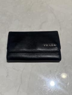 ★つー様専用★PRADA 黒 レザー キーケースのサムネイル