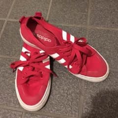 アディダススニーカーのサムネイル