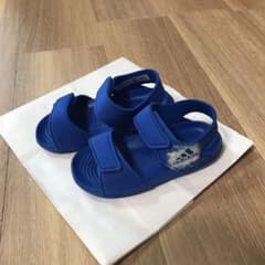 新品　アディダス サンダル　15cmのサムネイル
