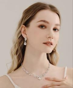 ウェディング　ティアラ　ピアス&ネックレス　セットのサムネイル