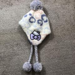 ニット帽　ハローキティ　もこもこのサムネイル