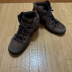 NIKE ハイカットスニーカー ブラウン系のサムネイル