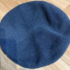 ブルーのベレー帽のサムネイル