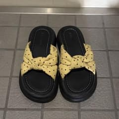 サンダル ドット柄 黄色のサムネイル