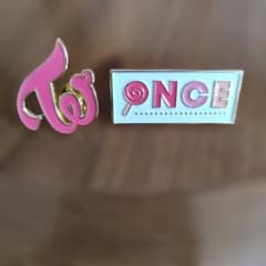 TWICE ONCE ピンバッジ 2種セット - メルカリ
