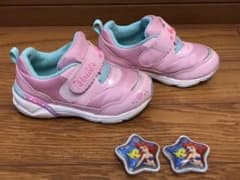 スニーカーのサムネイル