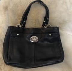 COACH ブラック レザー ショルダーバッグのサムネイル