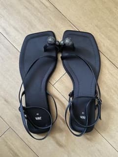 ZARAビジュー付きフラットサンダル 38のサムネイル
