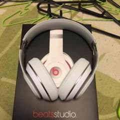 beats studio ヘッドホンのサムネイル