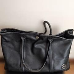 バーニーズニューヨークメルセデス・ベンツ 黒 レザートートバッグ