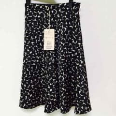 新品☆未使用☆ Rubyrivetのスカートのサムネイル