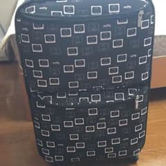 【値下げしました】ミッフィーのスーツケース【限定品】のサムネイル
