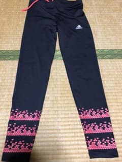 adidasレギンスのサムネイル