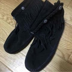 ミネトンカ黒フリンジブーツサイズ7のサムネイル