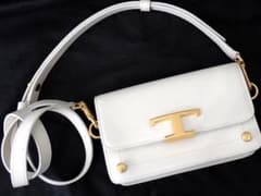 定価18万円ほど 美品 トッズ タイムレス レザー ショルダーバッグ ポーチ
