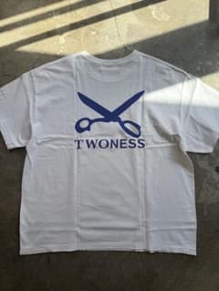 TWONESS Tシャツ ホワイトのサムネイル