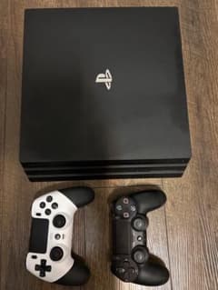 PlayStation 4 Pro 本体 コントローラー2個付きのサムネイル