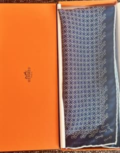 HERMES エルメス ポケットチーフ ネイビーのサムネイル