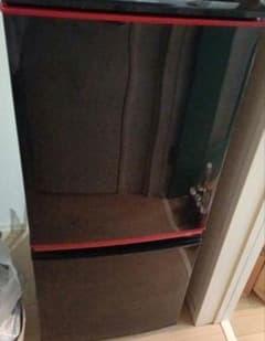 SHARP ブラック冷蔵庫 赤いライン付き 1人暮らし - メルカリ