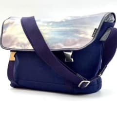 【極美品】Paul Smith ポールスミス 大空 総柄 ショルダーバッグのサムネイル