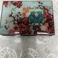 クレドボーチークアイシャドウパレットのサムネイル