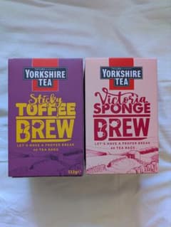 新 Yorkshire Tea スティッキー・トフィー & ビクトリア・スポンジ 新 Yorkshire Tea スティッキー・トフィー & ビクトリア・スポンジ