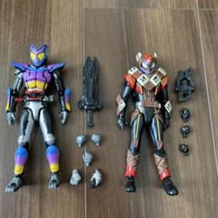 塗装品　ライダーアクションフィギュア　ガヴ&ヴァレンのサムネイル
