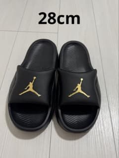 【新品未使用】ジョーダンサンダル　黒金　28cm　JORDAN　ブラック　5のサムネイル