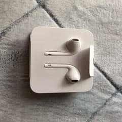iPhone8 イヤホン☆のサムネイル