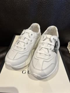 GUCCIライトン キッズスニーカー猫 GUCCIライトン キッズスニーカー猫 - メルカリ