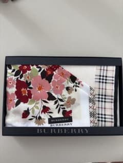 BURBERRY ハンカチ 花柄 チェック 箱付きのサムネイル