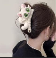 【新品未使用】ファー素材 ヘアクリップ ホワイトのサムネイル