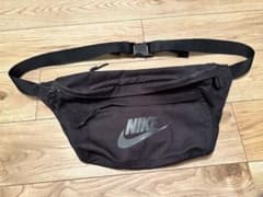 NIKE ヒップバック　ボディバッグのサムネイル