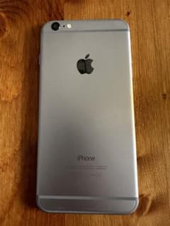 iPhone6 plus 64G スペースグレー auのサムネイル