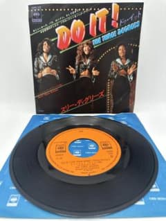 THE THREE DEGREES DO IT! レコードのサムネイル