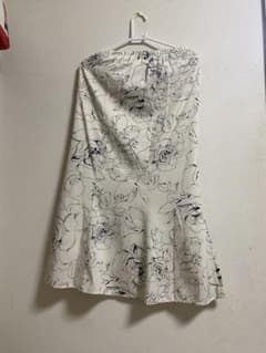 GRL 花柄フレアスカート ホワイト×ブラック Sのサムネイル