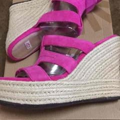 UGGサンダルのサムネイル