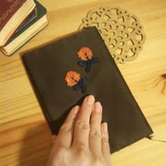 ①skip bookカバー＊ミナペルホネン＊刺繍＊花＊ハンドメイドのサムネイル