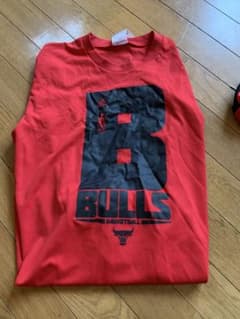 adidas  Bullsバスケロング Tシャツのサムネイル