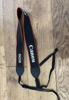 Canon  ストラップ　未使用品　赤のサムネイル